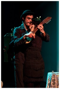 immagine:  TANTO DI CAPPELLO (rassegna di teatro di strada-circo-variet)